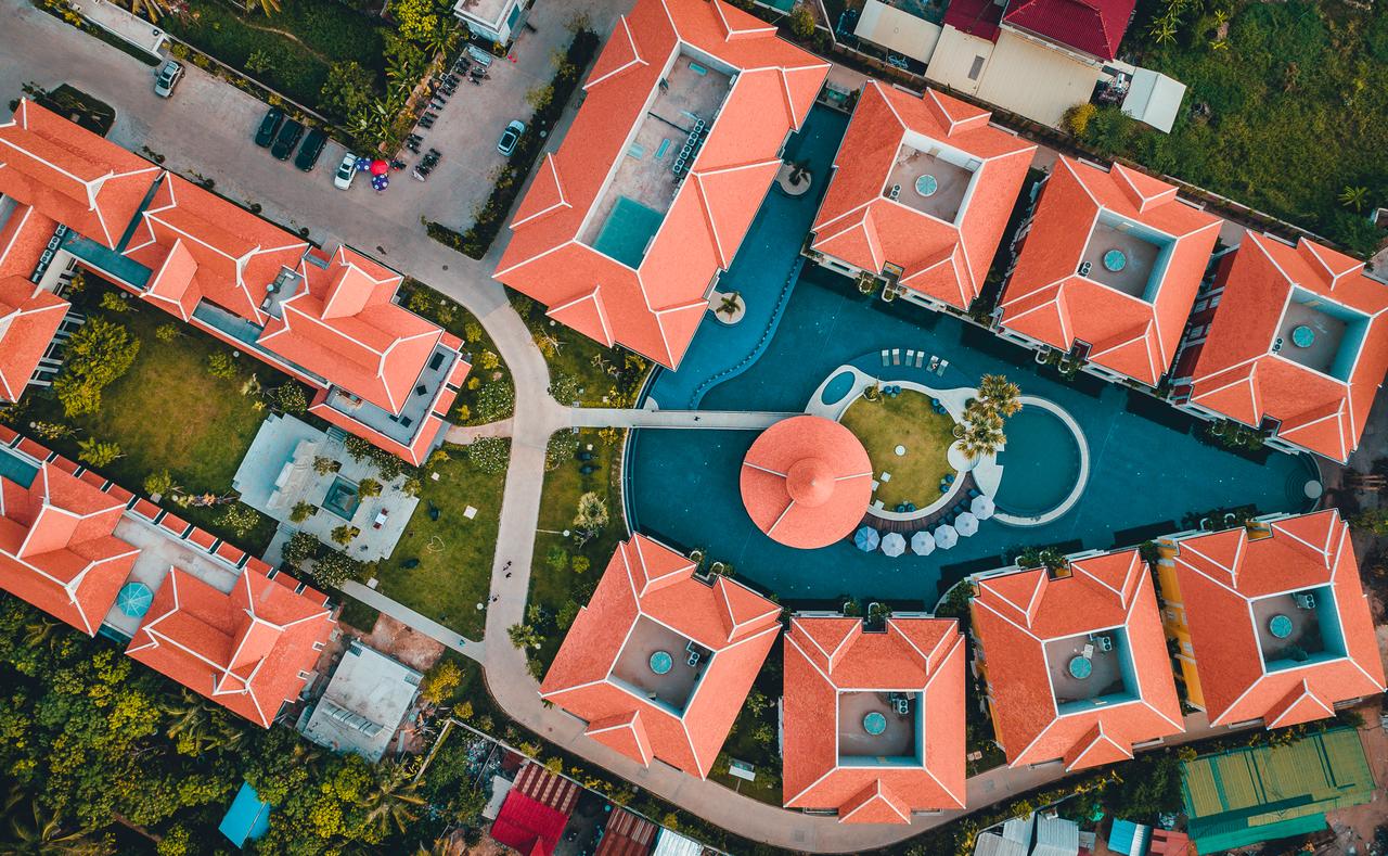 Resort hotel and swimming pool